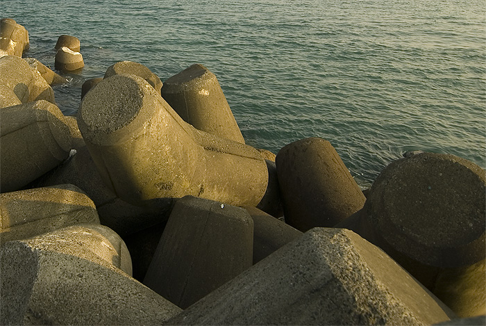 concrete coast chigasaki tetrapods